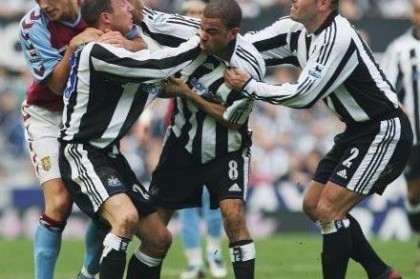  阿斯顿维拉客场不敌纽卡斯尔联遭遇客场连败困扰